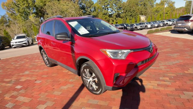 Used 2017 Toyota RAV4 LE FWD image 3