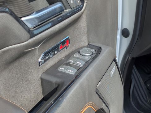 Used 2022 GMC Sierra 1500 AT4 w/ Technology Package image 16