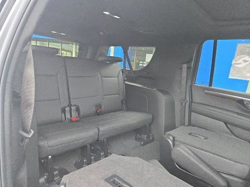 Used 2025 Chevrolet Suburban Z71 w/ Comfort Package image 21