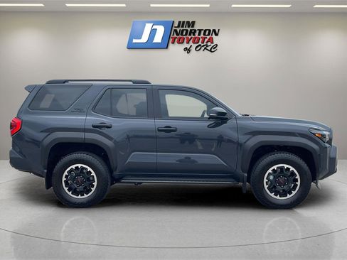 Used 2025 Toyota 4Runner TRD Off-Road image 4