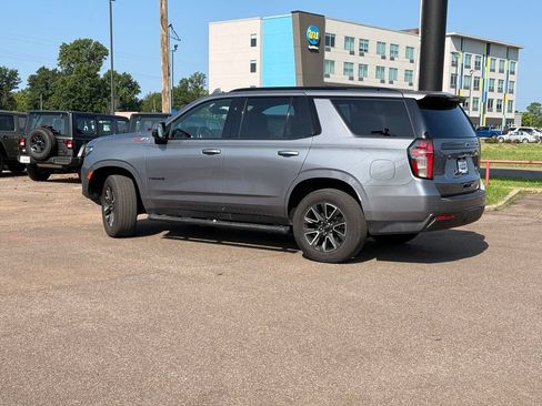 Used 2021 Chevrolet Tahoe Z71 w/ Z71 Off-Road Package AWD/4WD image 11