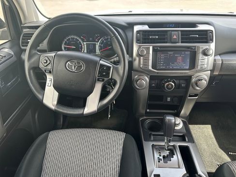 Used 2016 Toyota 4Runner SR5 AWD/4WD image 15