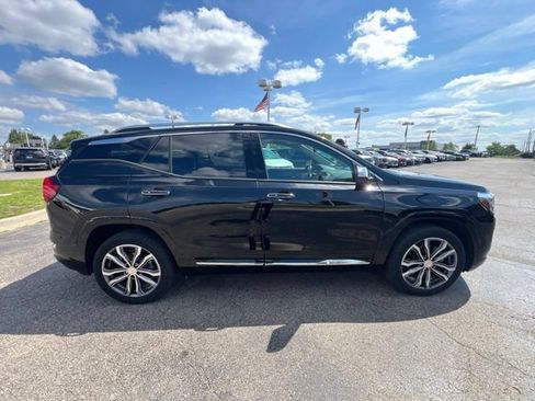 Used 2020 GMC Terrain Denali w/ Denali Premium Package AWD/4WD image 4