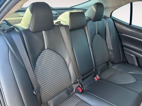 Used 2021 Toyota Camry SE w/ Convenience Package FWD image 13