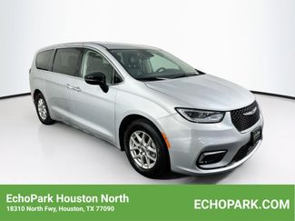 Used 2024 Chrysler Pacifica Touring-L FWD video 1