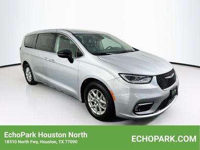 Used 2024 Chrysler Pacifica Touring-L