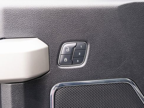 Used 2017 Ford F150 Lariat w/ Equipment Group 502A Luxury image 16