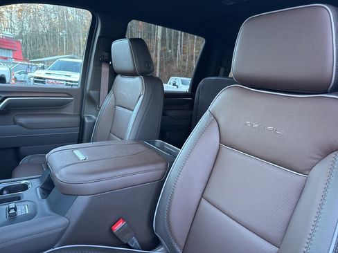New 2026 GMC Sierra 2500 Denali w/ Denali Reserve Package image 9