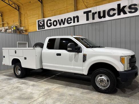 Used 2017 Ford F350 XL w/ Power Equipment Group AWD/4WD image 3