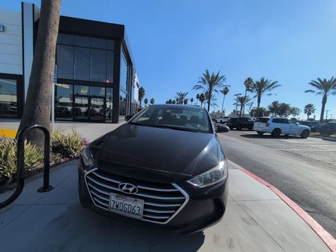 Used 2017 Hyundai Elantra SE FWD image 34