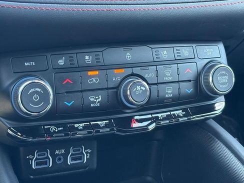Used 2024 Dodge Durango GT AWD/4WD image 18