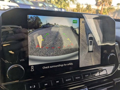 New 2025 Nissan Pathfinder Platinum w/ Black Appearance Package image 24