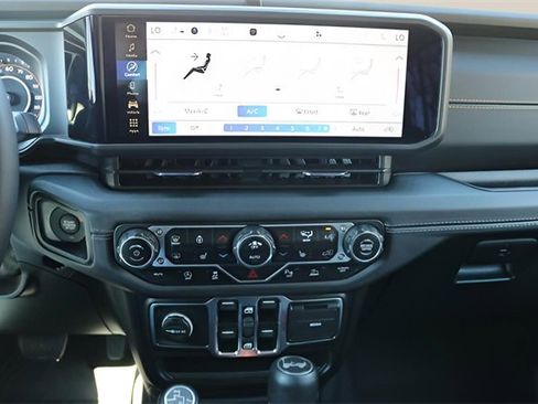 Used 2025 Jeep Wrangler Sahara w/ Safety Group image 21