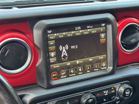 Used 2022 Jeep Wrangler Unlimited Rubicon w/ Cold Weather Group AWD/4WD image 11