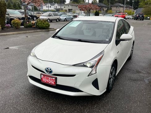 Used 2016 Toyota Prius Two FWD image 4