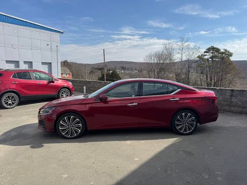 Used 2023 Nissan Altima 2.5 SL image 2