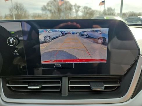 Used 2024 Chevrolet Trax LS w/ LS Convenience Package image 21