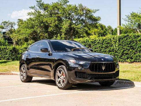 Used 2017 Maserati Levante S AWD/4WD image 49