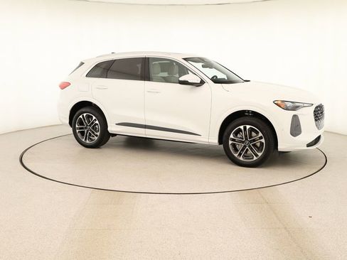 New 2026 Audi Q5 Premium image 9