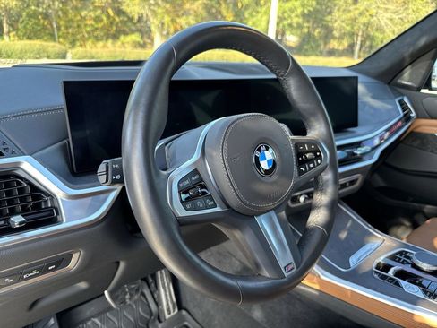 Certified 2025 BMW X7 xDrive40i w/ M Sport Package image 18
