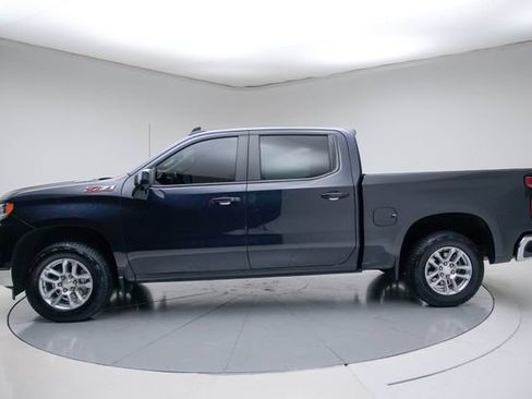 Used 2024 Chevrolet Silverado 1500 LT w/ Z71 Off-Road Package AWD/4WD image 3