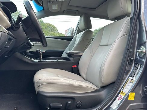 Used 2014 Toyota Avalon XLE Premium FWD image 10