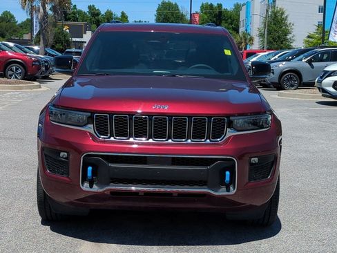 Used 2024 Jeep Grand Cherokee Overland w/ Trailer Tow Package AWD/4WD image 9