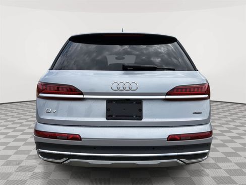 Used 2022 Audi Q7 3.0T Premium Plus w/ Premium Plus Package AWD/4WD image 4