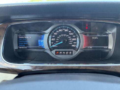 Used 2015 Ford Taurus Limited FWD image 19