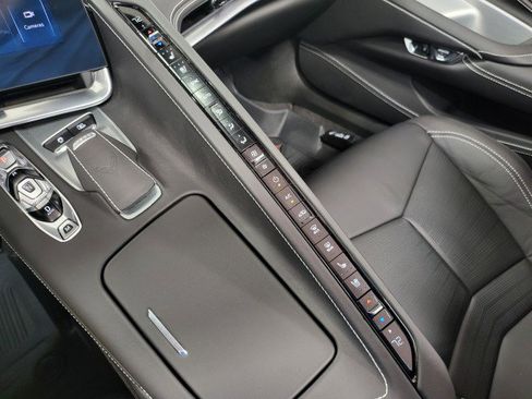 Used 2024 Chevrolet Corvette Stingray Premium Conv w/ Z51 Performance Package image 31