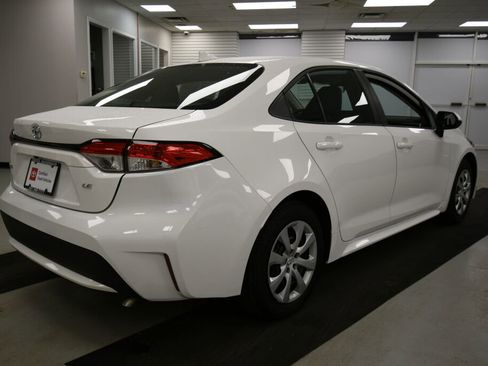 Used 2022 Toyota Corolla LE image 7
