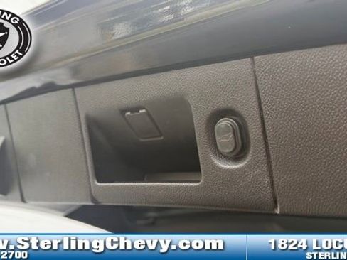 Used 2016 Chevrolet Suburban LT RWD image 25