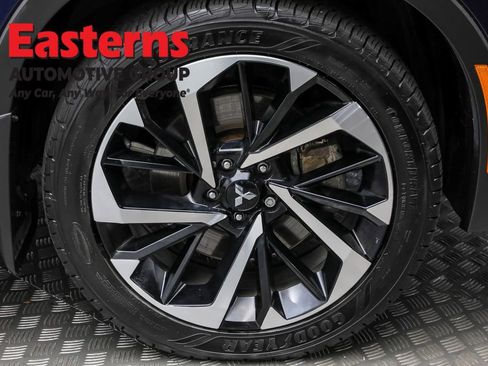 Used 2023 Mitsubishi Outlander SEL image 30