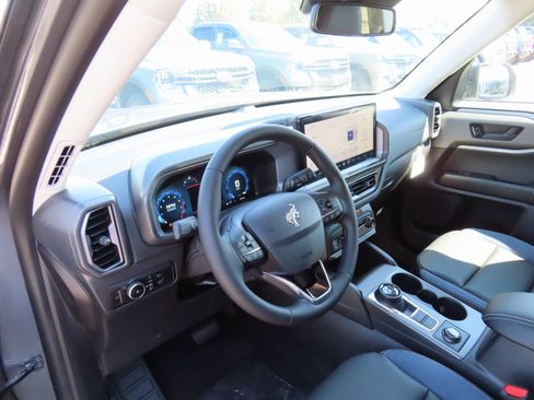 New 2025 Ford Bronco Sport Outer Banks image 9