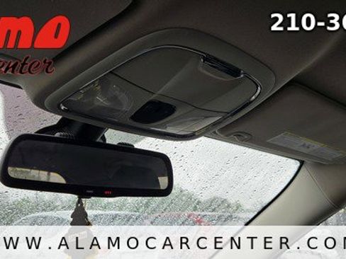 Used 2017 Jeep Cherokee Latitude FWD image 40