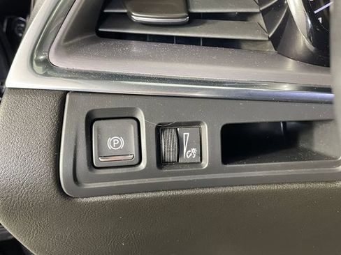 Used 2021 Cadillac XT5 Luxury AWD/4WD image 16