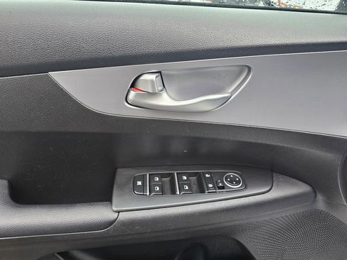 Used 2023 Kia Forte LXS image 26