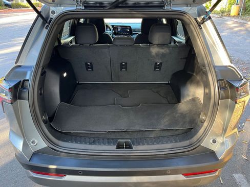 Used 2025 Chevrolet Equinox LT image 30