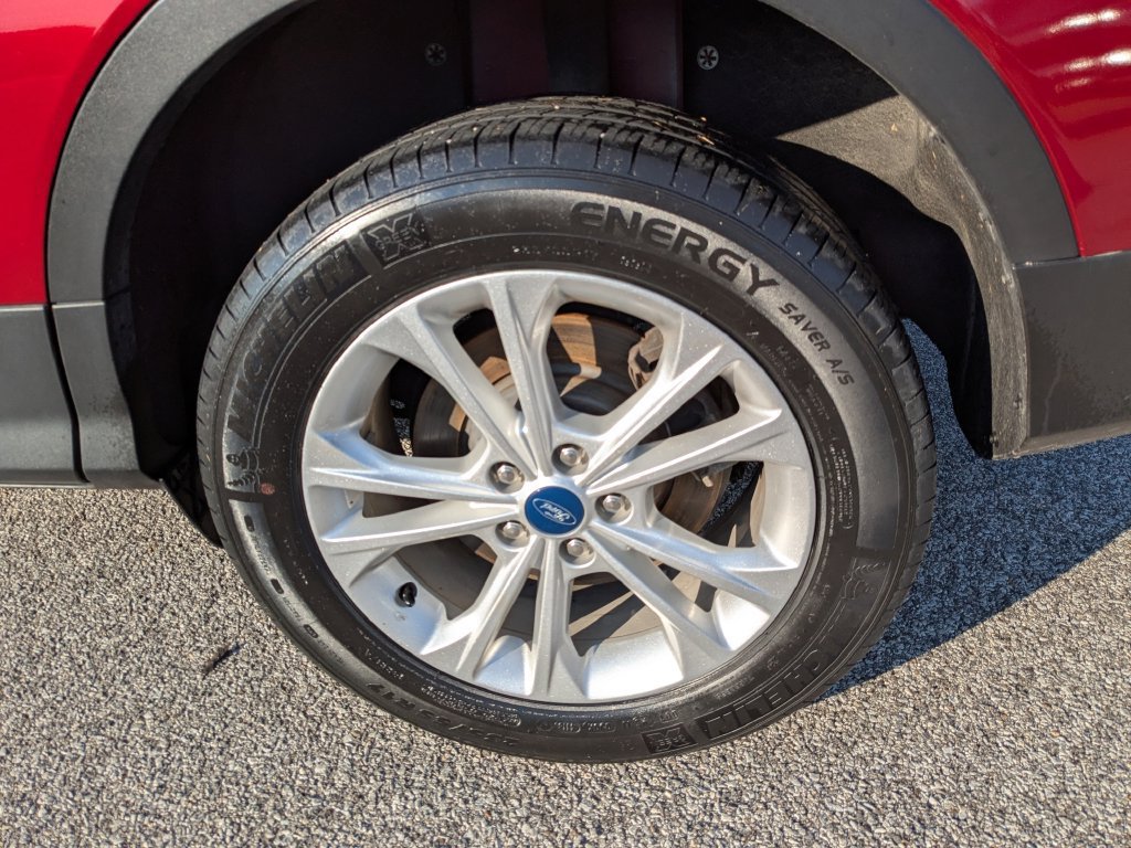 Used 2019 Ford Escape SE FWD image 17