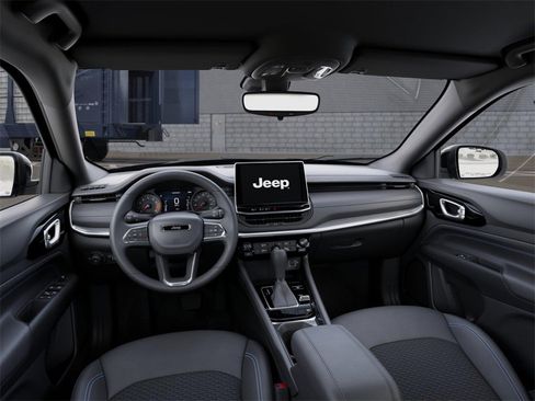 New 2026 Jeep Compass Latitude image 14