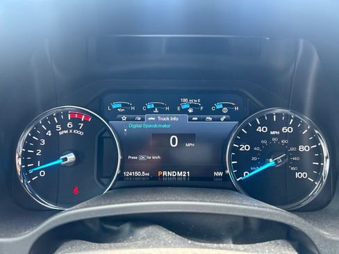 Used 2017 Ford F250 Platinum w/ Platinum Ultimate Package AWD/4WD image 5