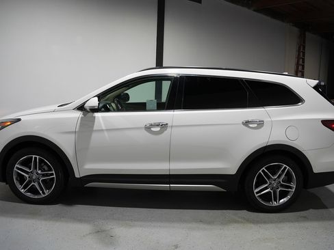 Used 2019 Hyundai Santa Fe XL image 19