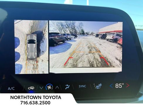 Used 2024 Chevrolet Traverse LT image 16