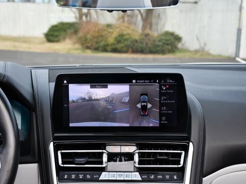 Used 2023 BMW M8 Competition w/ M Carbon Exterior Package image 19