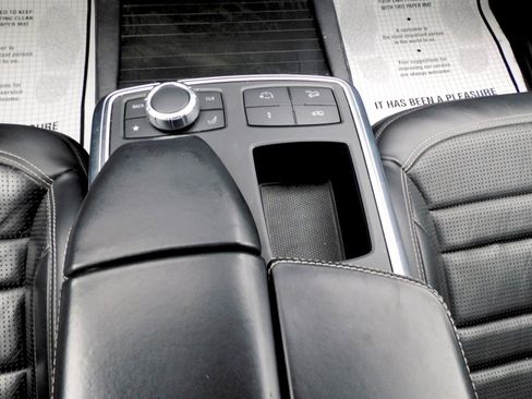 Used 2016 Mercedes-Benz GL 63 AMG 4MATIC image 12