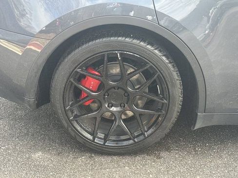 Used 2022 Tesla Model Y Performance image 20