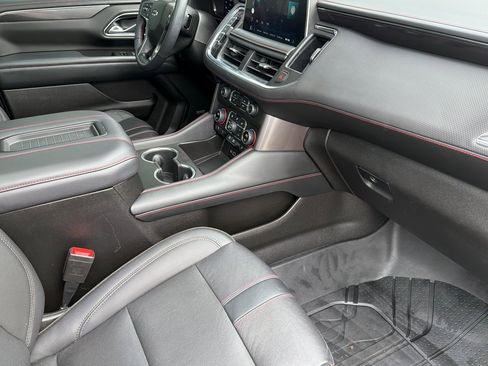 Used 2022 Chevrolet Suburban RST w/ Luxury Package image 16