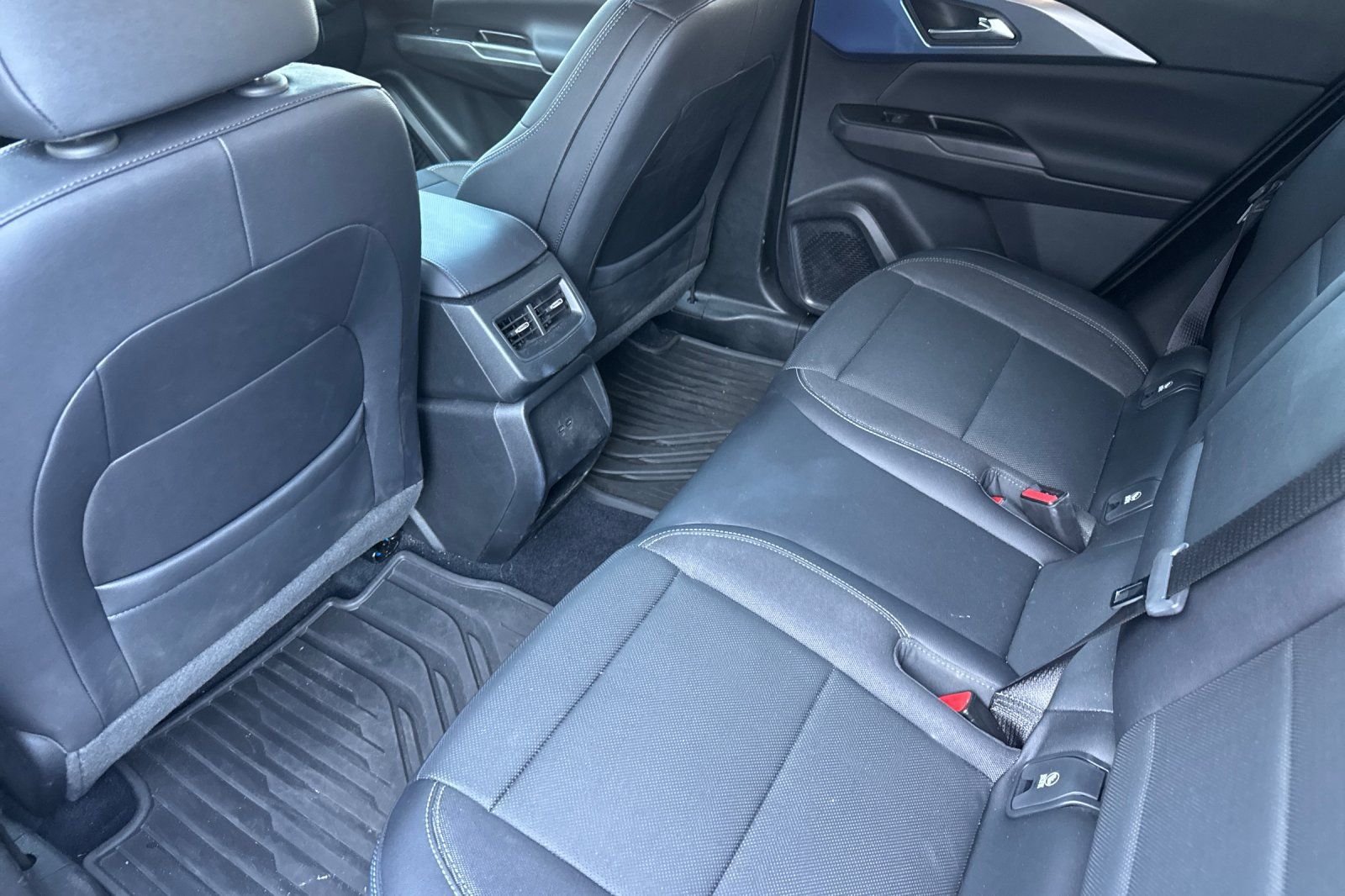 Used 2024 Chevrolet Equinox EV LT w/ LPO, All-Weather Mat Package FWD image 15
