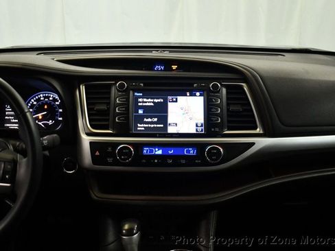 Used 2016 Toyota Highlander XLE image 26