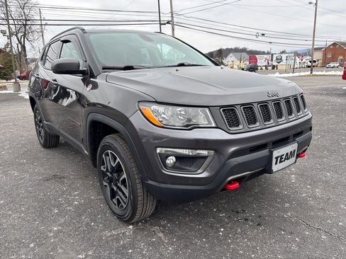 Used 2019 Jeep Compass Trailhawk AWD/4WD image 1